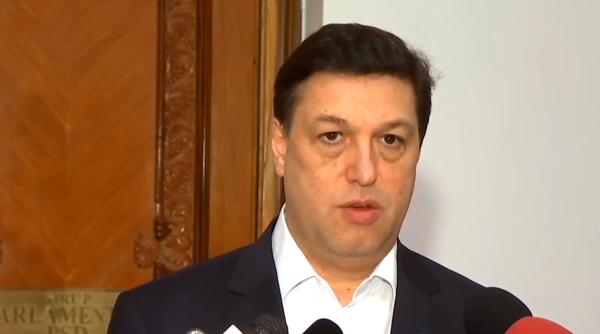 PSD interzice pentru doi ani orice privatizare, printr-o lege inițiată de Șerban Nicolae. Orban critică dur proiectul