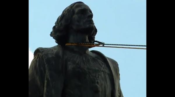 SUA. Statuile lui Cristofor Columb, DECAPITATE şi aruncate în apă