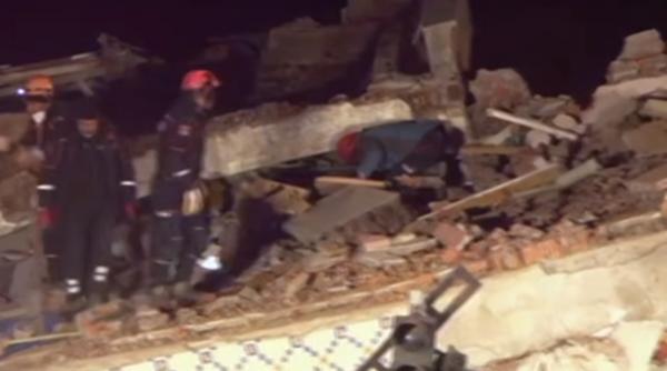 CUTREMUR de 5,7 grade pe scara Richter în Turcia. Răniţii sunt scoşi de sub dărâmături