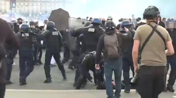 Franţa. Protestul cadrelor medicale s-a trasformat în lupte de stradă. Mai multe persoane au fost arestate 