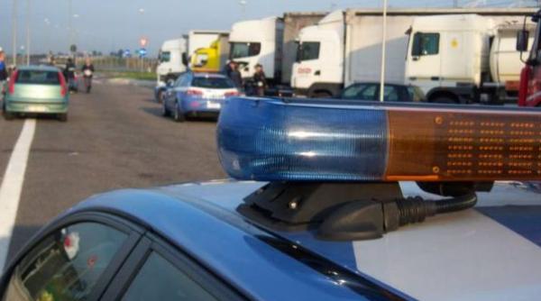 Italia. Urmărire, ca în filme, pe autostradă. Un şofer român, prins beat la volan. Avea o alcoolemie record
