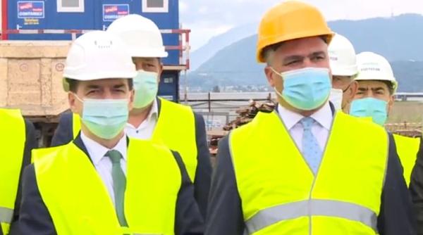 Premierul Orban îndeamnă românii să respecte regulile: "Riscul de transmitere a noului coronavirus a crescut"