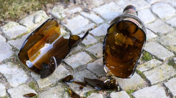 Italia. Înarmat cu cu o sticlă de bere, un român a sărit la bătaie la trecători 