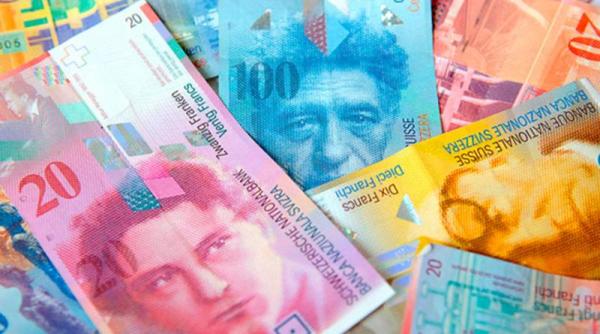 O bancă şterge peste 43.000 de Franci Elveţieni şi închide creditul unei familii de români