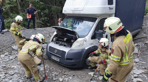 Un șofer român care transporta colete s-a RĂTĂCIT pe munte în Austria, în timp ce căuta o scurtătură spre Italia