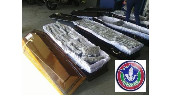 Franța. Șofer român care transporta sicrie, arestat: „Transport cadavre din Spania spre România“