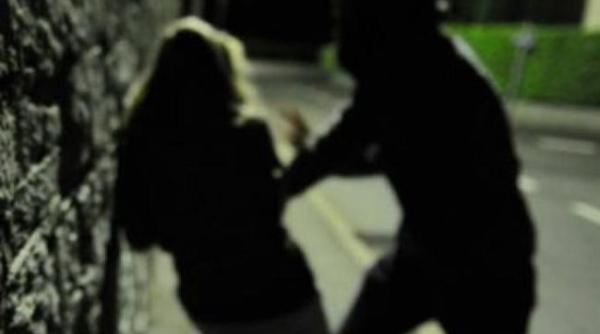 Tânără româncă, răpită din propria casă de 4 bărbați 