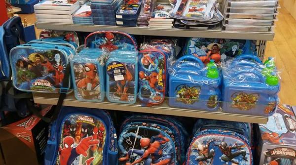 Plan de relansare: Vouchere pentru 400.000 de elevi din familii cu venituri mici