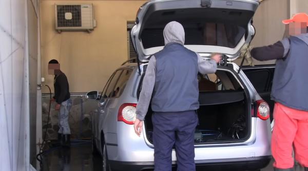 Anglia. Un român exploata mai mulți conaționali la o spălătorie: „Vrem să combatem abuzul în muncă!”