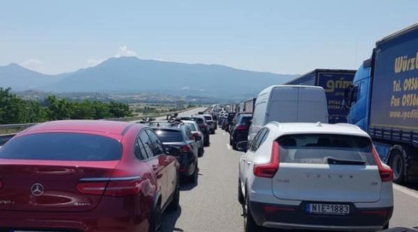 Cozi kilometrice la vama cu Grecia. Rareș Bogdan a luat foc: "Mă voi adresa chiar astăzi Comisiei Europene. Este INADMISIBIL!" 