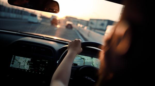 Italia. O femeie a fost amendată după ce a fost prinsă mergând cu 703 km/h la volanul unui Ford