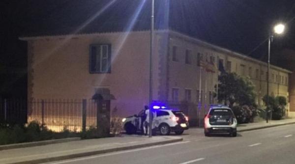 Spania. Sezonier român, bolnav de Covid19, a intrat prin efracţie în sediul unei prefecturi. Ce le-a spus poliţiştilor