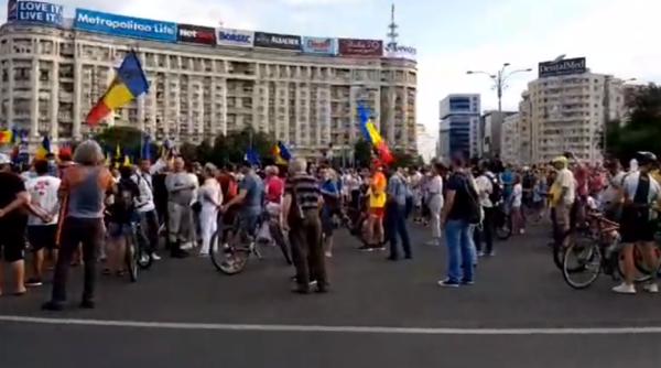 Jandarmii au aplicat 13 AMENZI la protestul din Piața Victoriei 