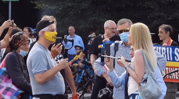 Mălin Bot și Codruța Cerva, scandal la protestul din Piața Victoriei: „Te bat de te p#și pe tine!” (VIDEO)
