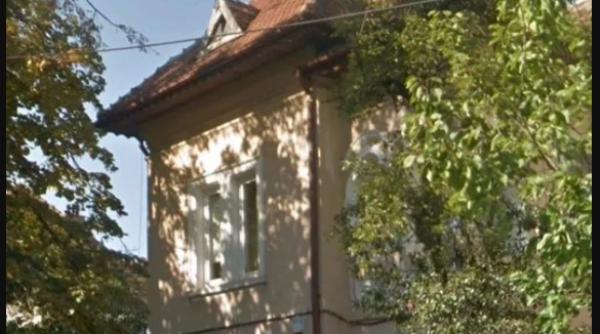 Demolarea unei case vechi de O SUTĂ de ani provoacă REVOLTĂ