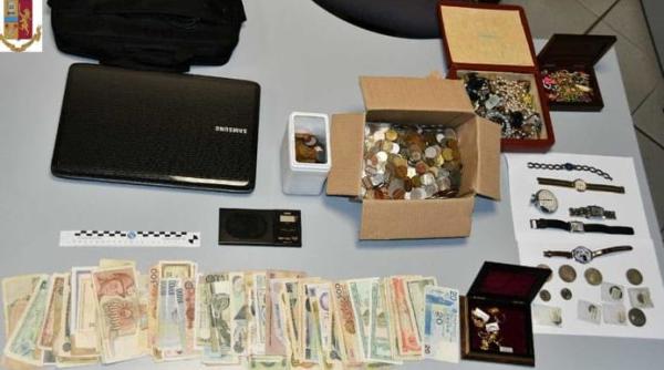 Italia. Jafuri, pe bandă rulantă, comise de un român. Prins în timpul acţiunii