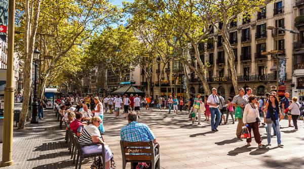 Lovitură în Spania: Barcelona intră ÎN IZOLARE din cauza numărului mare de cazuri de Covid. Măsuri IMPUSE de AZI