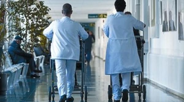 Mai multe cadre medicale, amendate pentru că nu purtau măşti de protecţie în spital