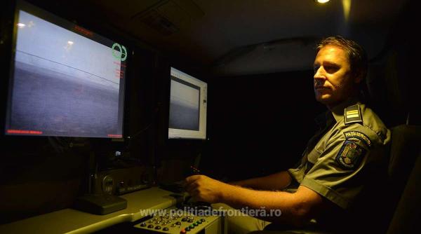 Zece migranţi, printre care şi minori, au încercat să treacă pe jos graniţa spre Ungaria