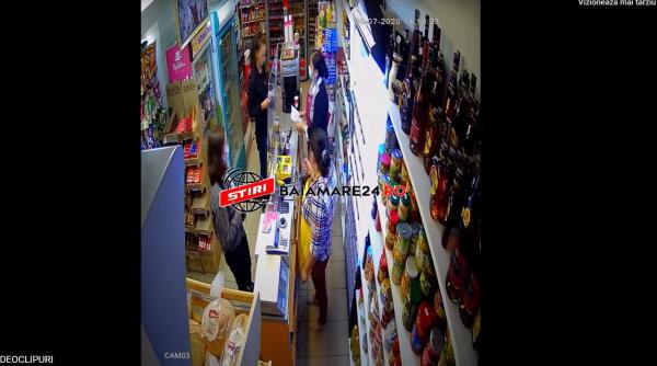O femeie a bătut o vânzătoare pentru că nu purta mască. Ce a decis Poliția. Video