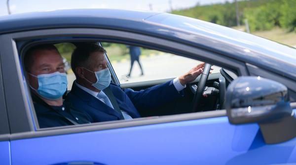 Preşedintele Klaus Iohannis a făcut un test-drive la fabrica Ford: "Mi-a plăcut"