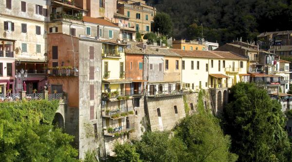 Italia. Un oraş de lângă Roma pune datoriile vechi pe masa Germaniei. Sunt cerute despăgubiri de pe timpul lui Caligula