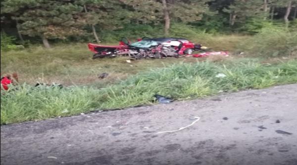 UPDATE. 3 MORȚI, inclusiv o fetiță de 6 ANI, după o coliziune frontală între două mașini pe Centura Craiovei