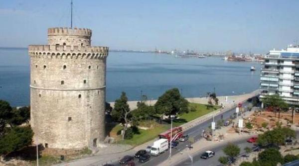 Grecia. Restricţii noi, după un număr record de cazuri COVID-19. Masca devine obligatorie şi în spaţiile exterioare