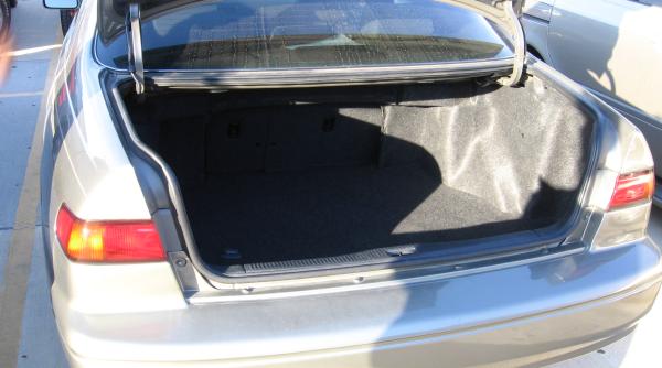 Minor din Cehia, găsit ascuns într-o maşină, în Vama Veche