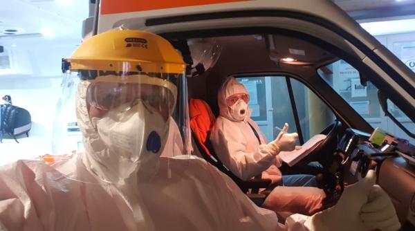 Halucinant: Un ambulanţier român a plecat cu autospeciala să-şi aducă fiica de la mare