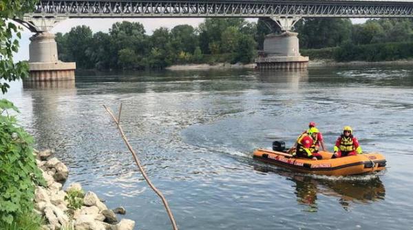 Italia. Un român a murit, după ce s-a aruncat în râu pentru a-și salva câinele