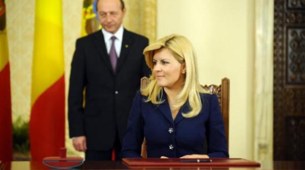 Băsescu candidează, Elena Udrea jubilează: „S-a terminat cu gluma! Se face din nou politică în România!“
