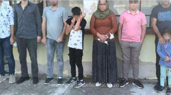 Opt turci, printre care şi minori, prinşi la graniţa României. Poliţiştii le-au dat planurile peste cap