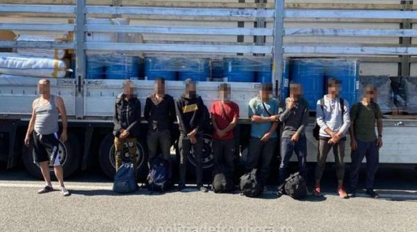 Aglomeraţie la frontiera României. Douăzeci de cetăţeni din Siria, Irak şi Algeria, depistați de poliţişti