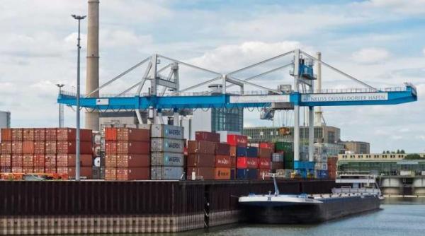 Economia României s-a prăbuşit. E cea mai mare scădere din ultimii 24 de ani