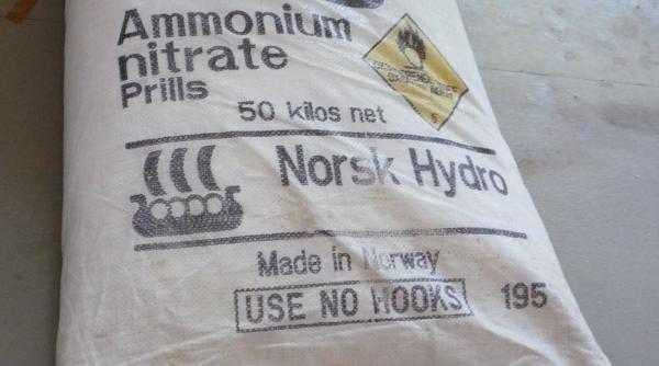 35 de tone de azotat de amoniu, depozitate necorespunzător în România. Autorităţile au deschis DOSAR PENAL