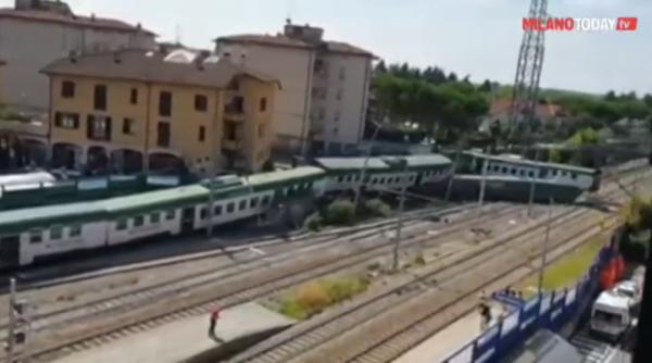 Accident feroviar GRAV în Italia: Un tren a sărit de pe șine și a rupt peretele unui bloc - VIDEO