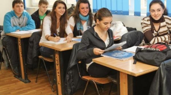 Ministerul Sănătății: Ce paşi trebuie urmaţi dacă un elev prezintă simptome de coronavirus în timpul orelor de curs 