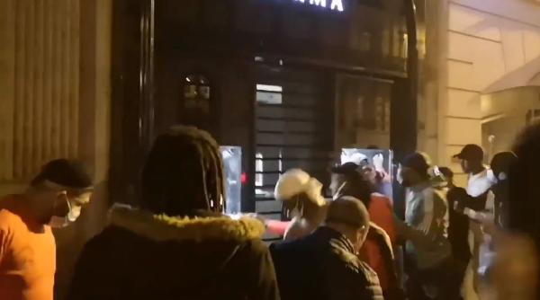 Violențe la Paris în timpul şi după finala Ligii Campionilor, pierdută de PSG (FOTO+VIDEO)