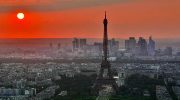 Franţa. Măştile, OBLIGATORII la Paris începând de vineri dimineaţă (presă)