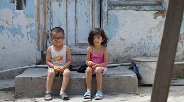 Unicef: Peste 1.3 milioane de copii ROMÂNI, la limita sărăciei