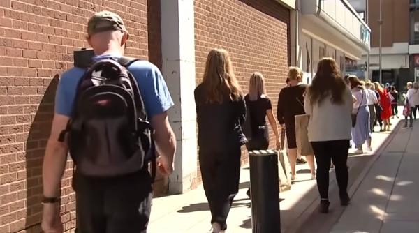 STUDIU. Este sau nu eficientă regula de 1 sau 2 metri distanţă între persoane?