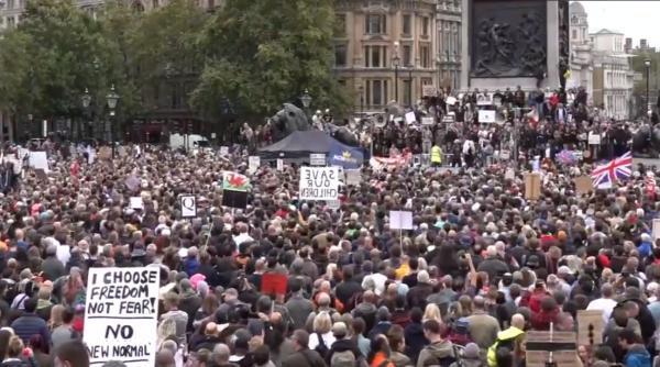 Piața Trafalgar, ASEDIATĂ de protestatarii: Manifestanții englezi cer LIBERTATE și se opun măștii și vaccinării anti-COVID (VIDEO)