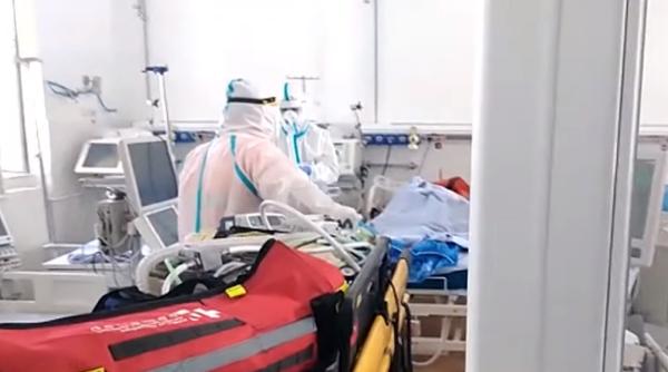 Medic român, semnal de alarmă: „Putem ajunge la 2.000 de cazuri zilnic. Se redeschid școli, restaurante, se termină concedii”