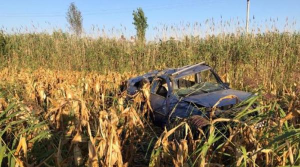 Doi români, găsiți morți într-o mașină, la o zi după un teribil accident