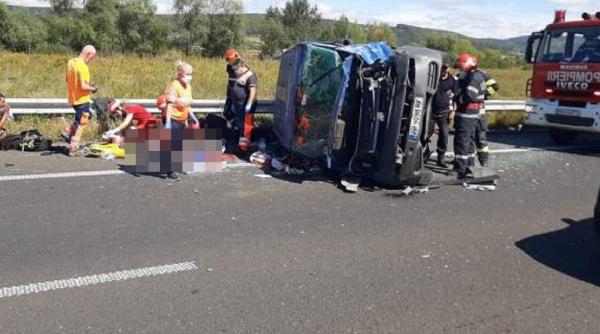 Gravidă moartă lângă graniță, după ce microbuzul în care călătorea s-a răsturnat. Sunt alte șase victime