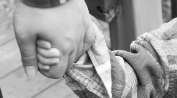 După 40 de ani, un român a demonstrat că nu este tatăl unui copil