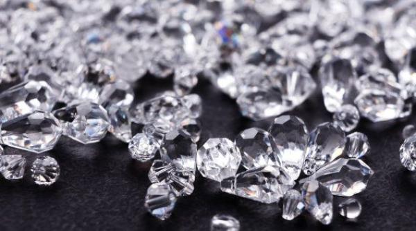 Anglia. Româncă, acuzată de unul dintre cele mai mari jafuri de diamante 