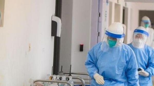 Focar de COVID-19 la un cămin de bătrâni din Râmnicu Sărat. 55 de persoane, infectate