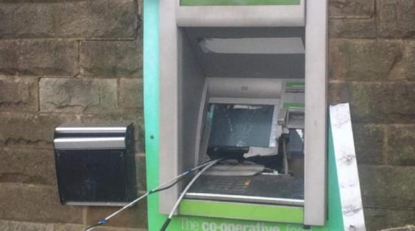 Poliția, pe urmele spărgătorilor de bancomate. Șase automate, aruncate în aer